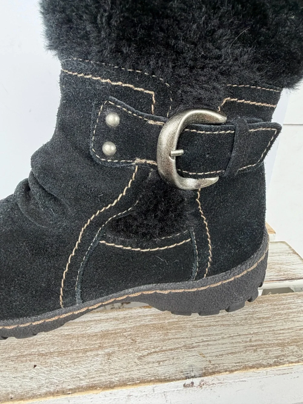 Baretraps Breesen black suede ankle boots cozy faux fur side buckle size 9.5M